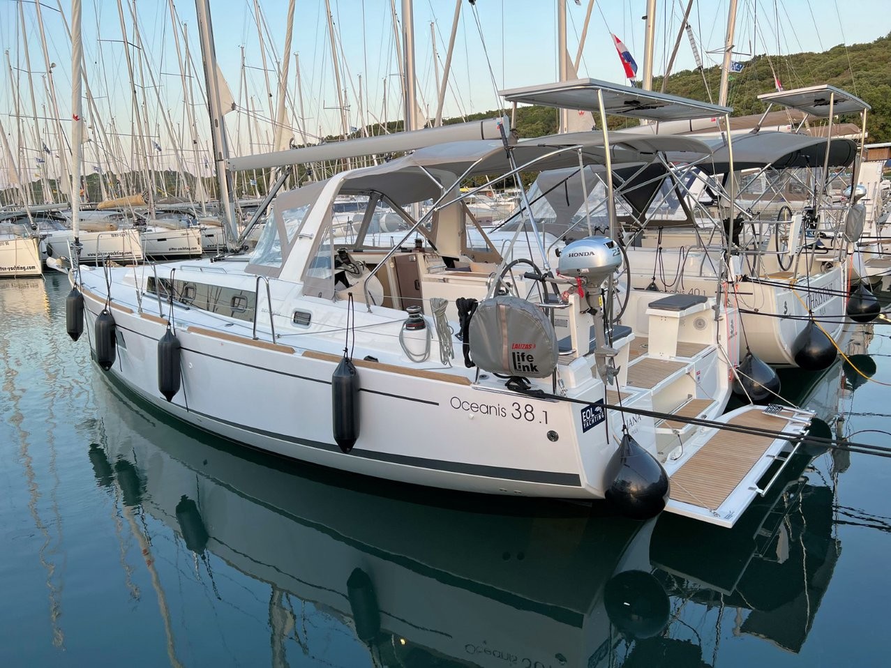Oceanis 38.1, Jana | Yacht Charter Croatia