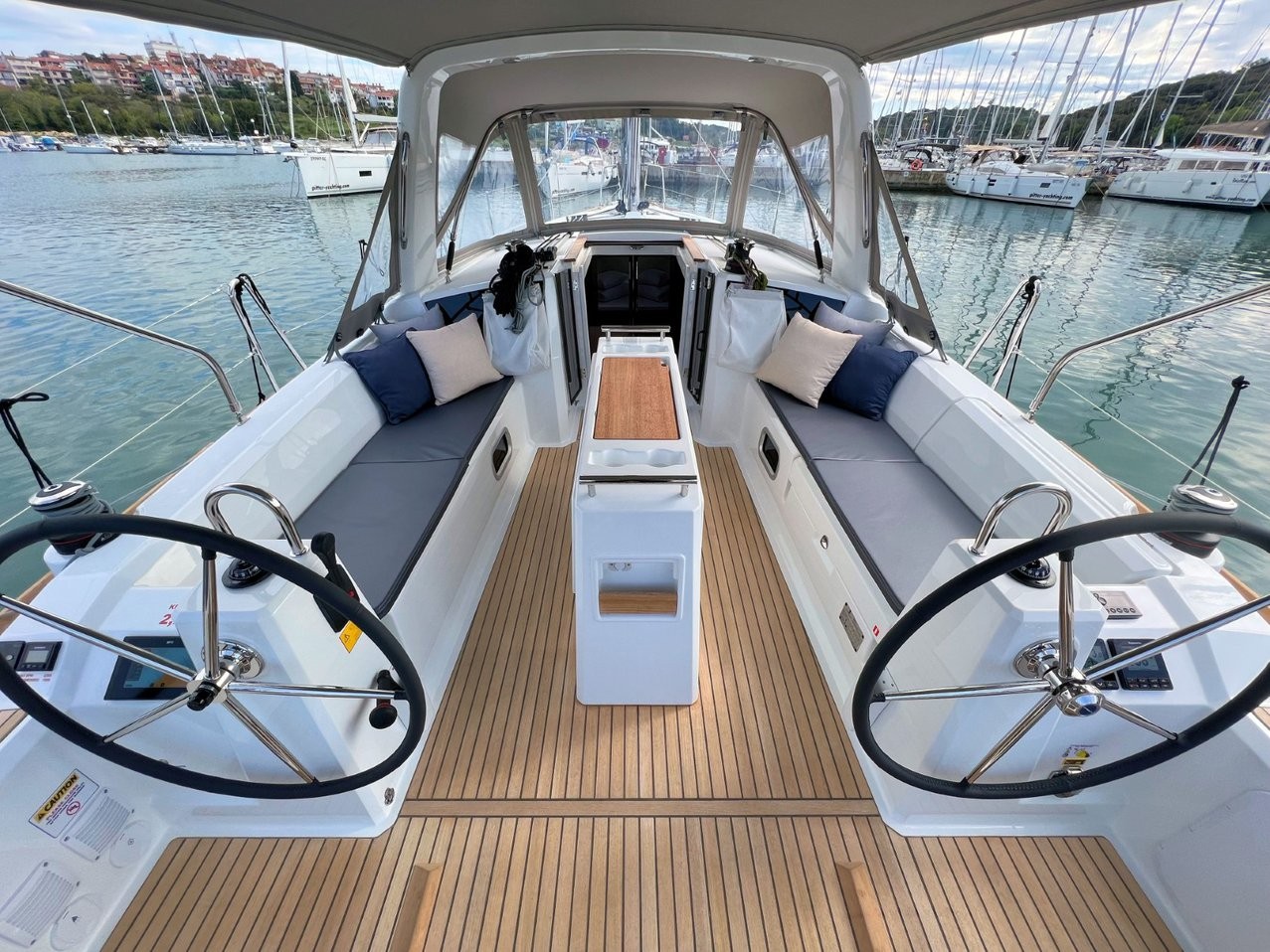 Oceanis 38.1, Jana | Yacht Charter Croatia