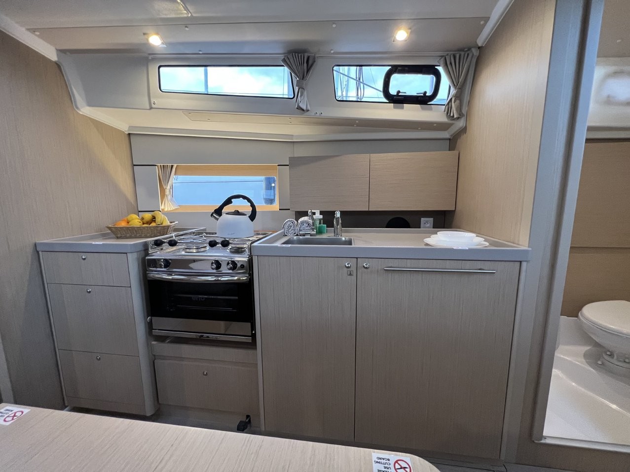 Oceanis 38.1, Jana | Yacht Charter Croatia