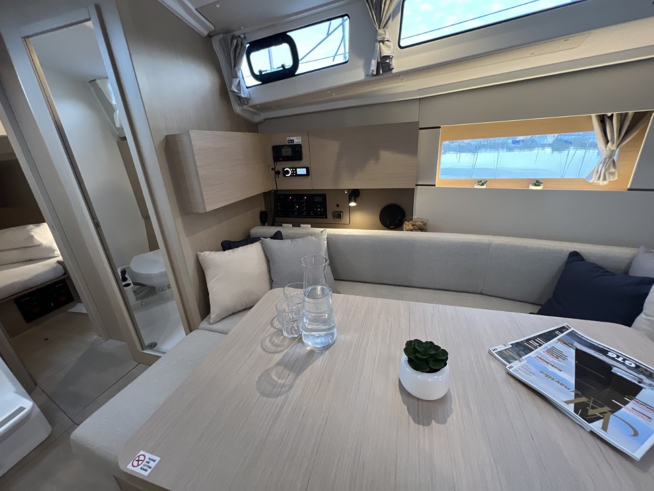 Oceanis 38.1, Jana | Yacht Charter Croatia