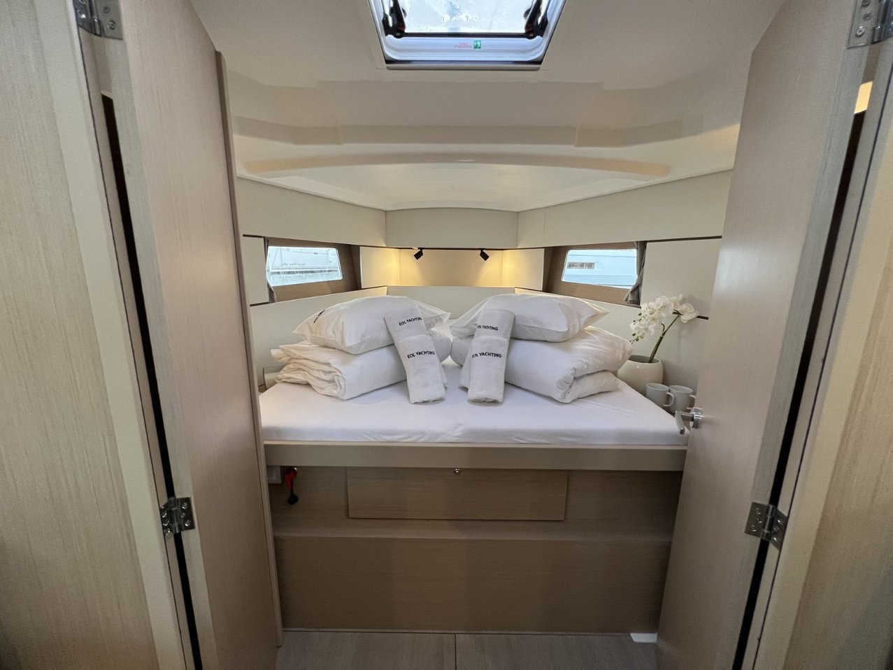 Oceanis 38.1, Jana | Yacht Charter Croatia