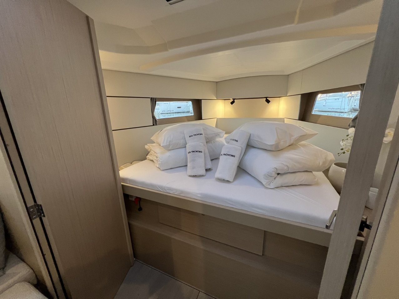 Oceanis 38.1, Jana | Yacht Charter Croatia