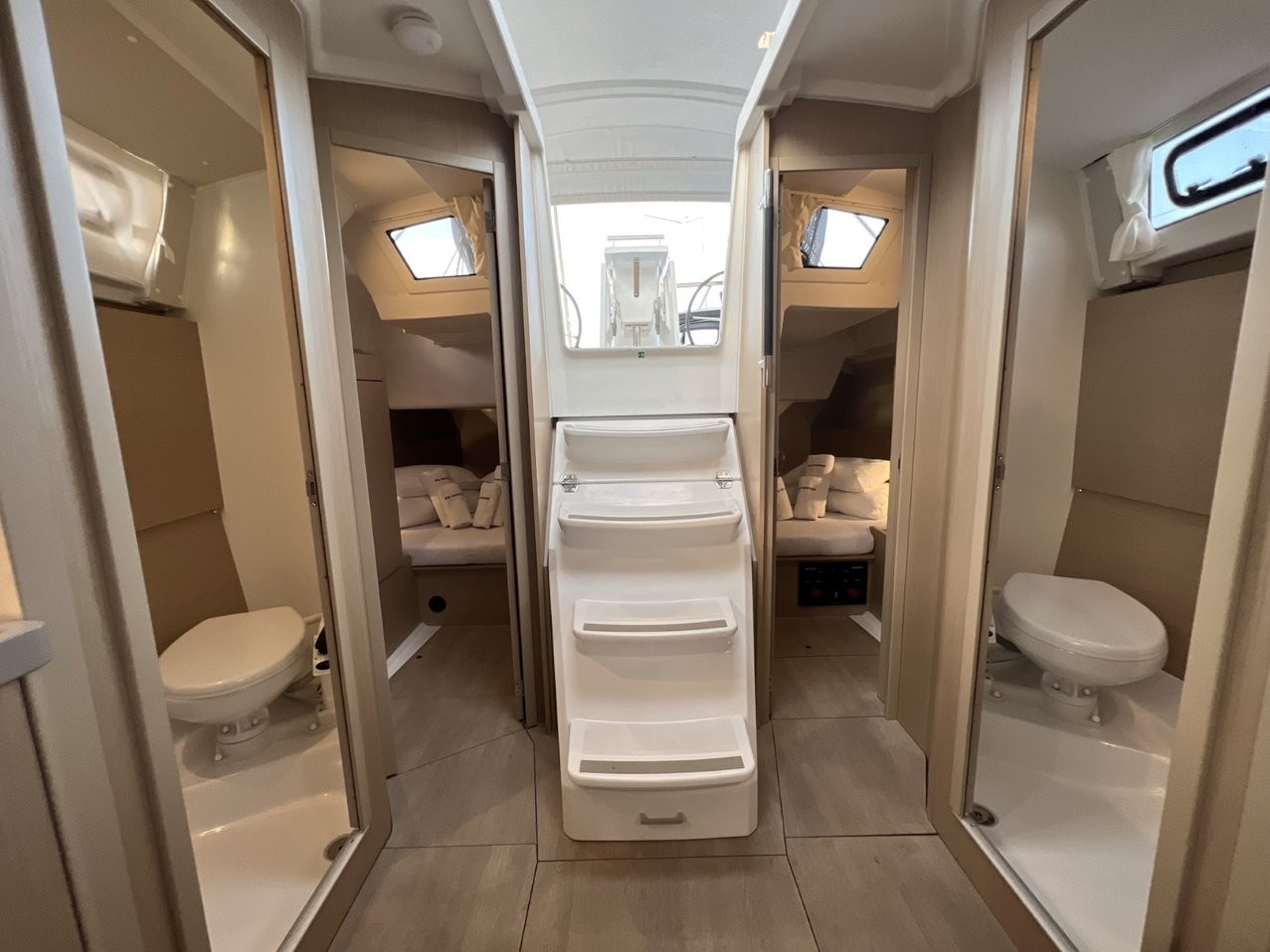 Oceanis 38.1, Jana | Yacht Charter Croatia
