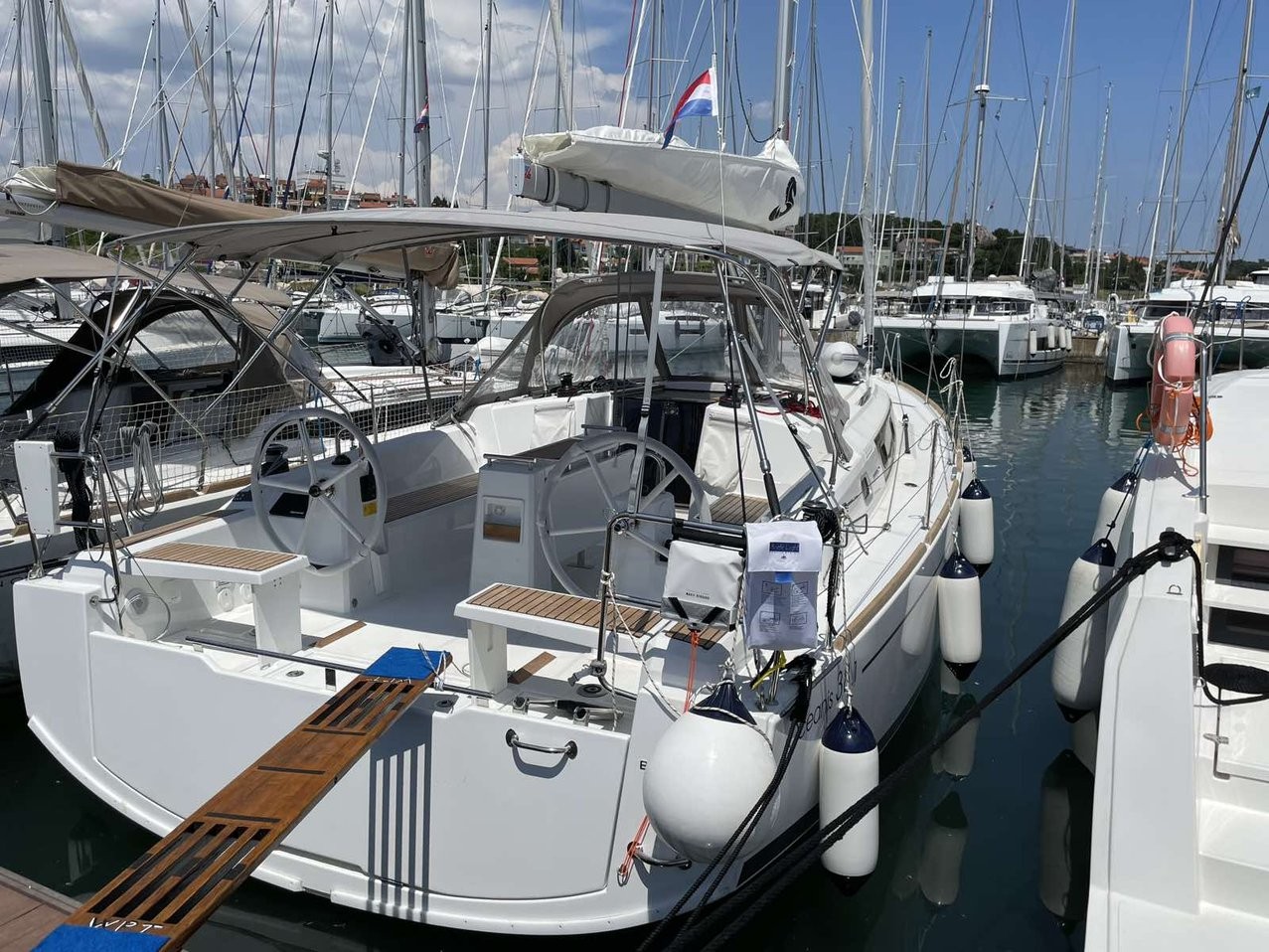 Oceanis 38.1, Gwada | Yacht Charter Croatia