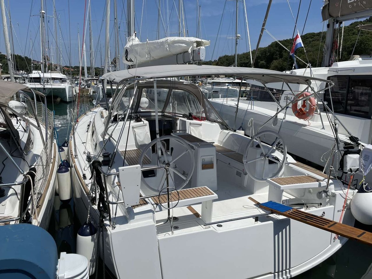 Oceanis 38.1, Gwada | Yacht Charter Croatia