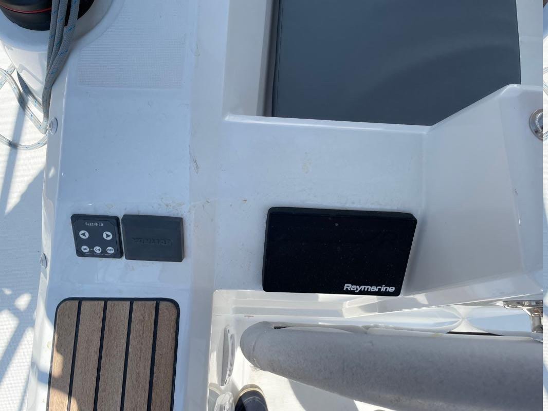 Oceanis 38.1, Gwada | Yacht Charter Croatia