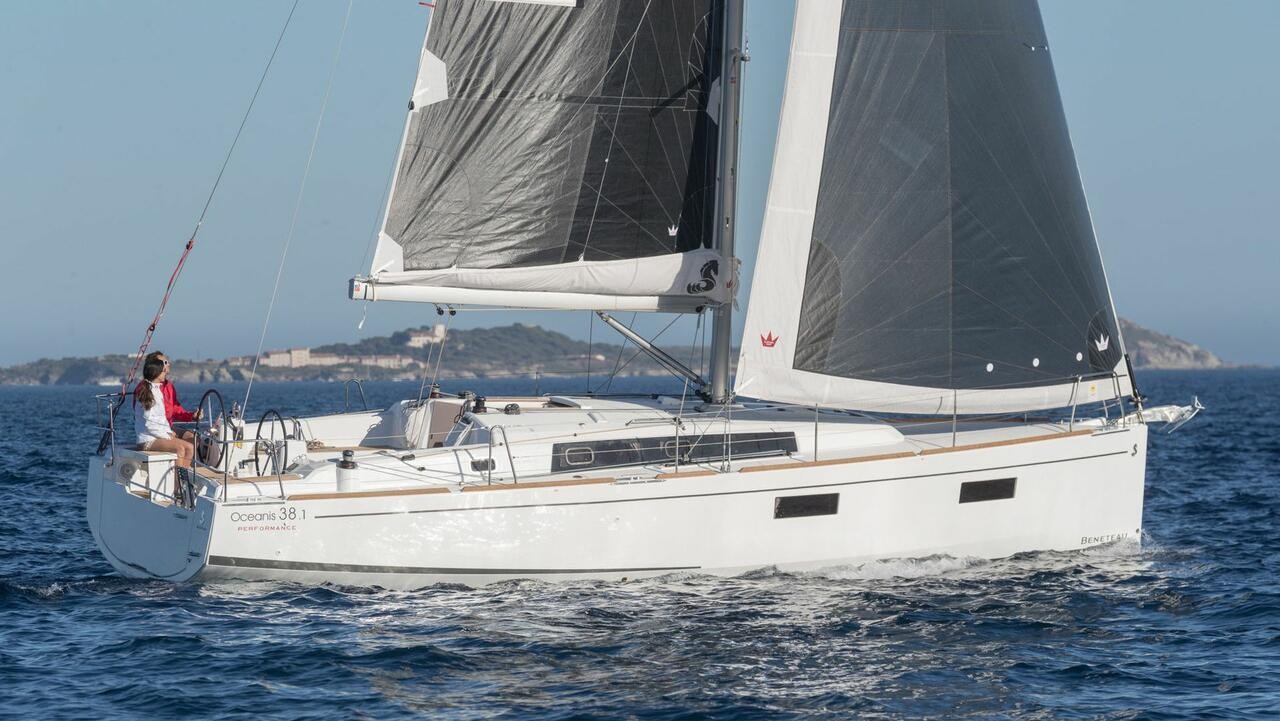 Oceanis 38.1, Lukas | Yacht Charter Croatia