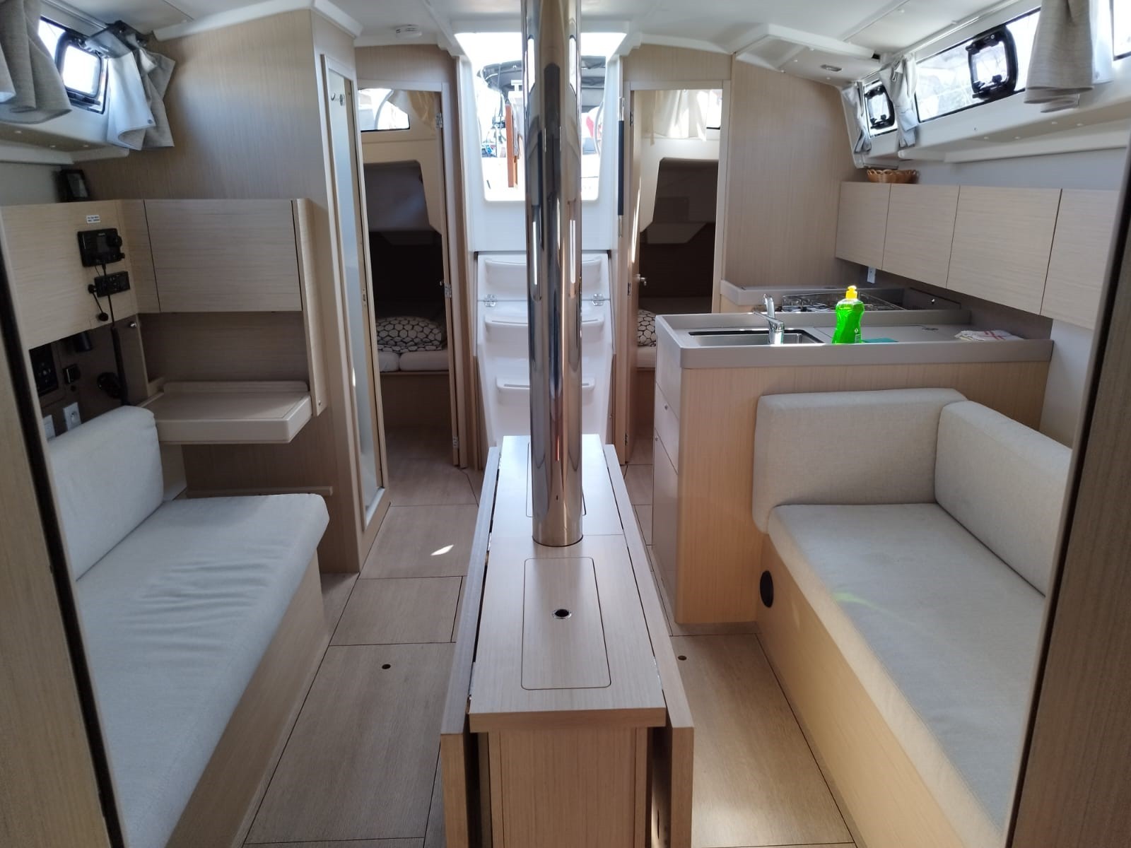 Oceanis 38.1, Lukas | Yacht Charter Croatia