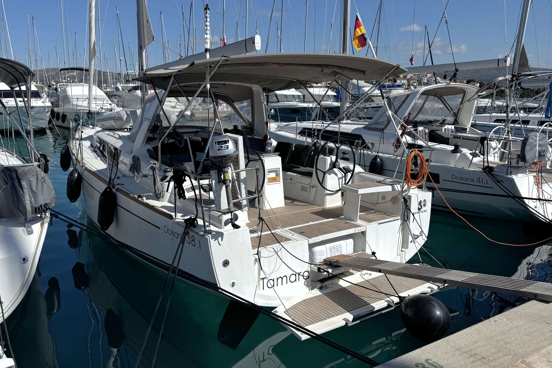 Oceanis 38.1, Tamara | Yacht Charter Croatia