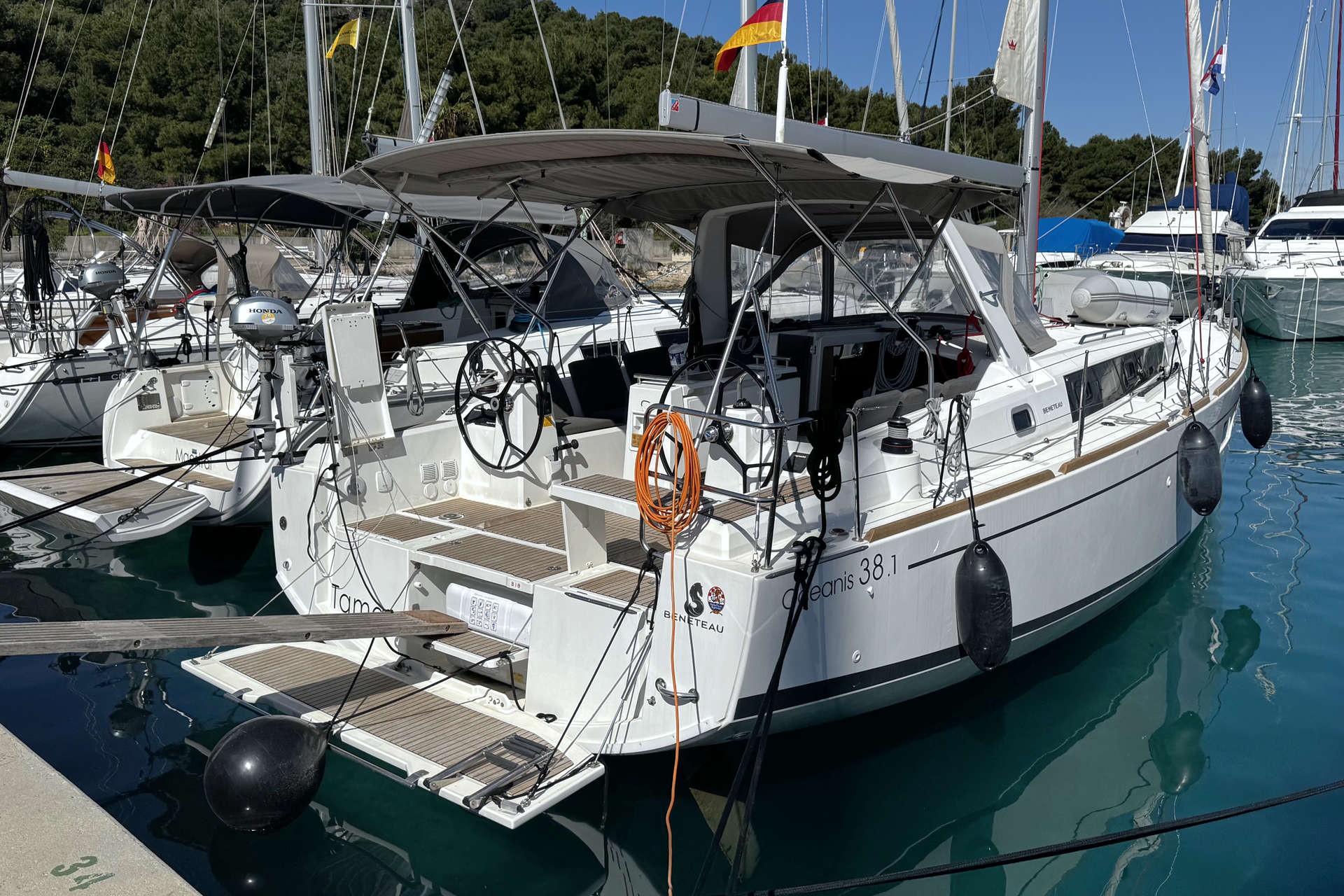 Oceanis 38.1, Tamara | Yacht Charter Croatia