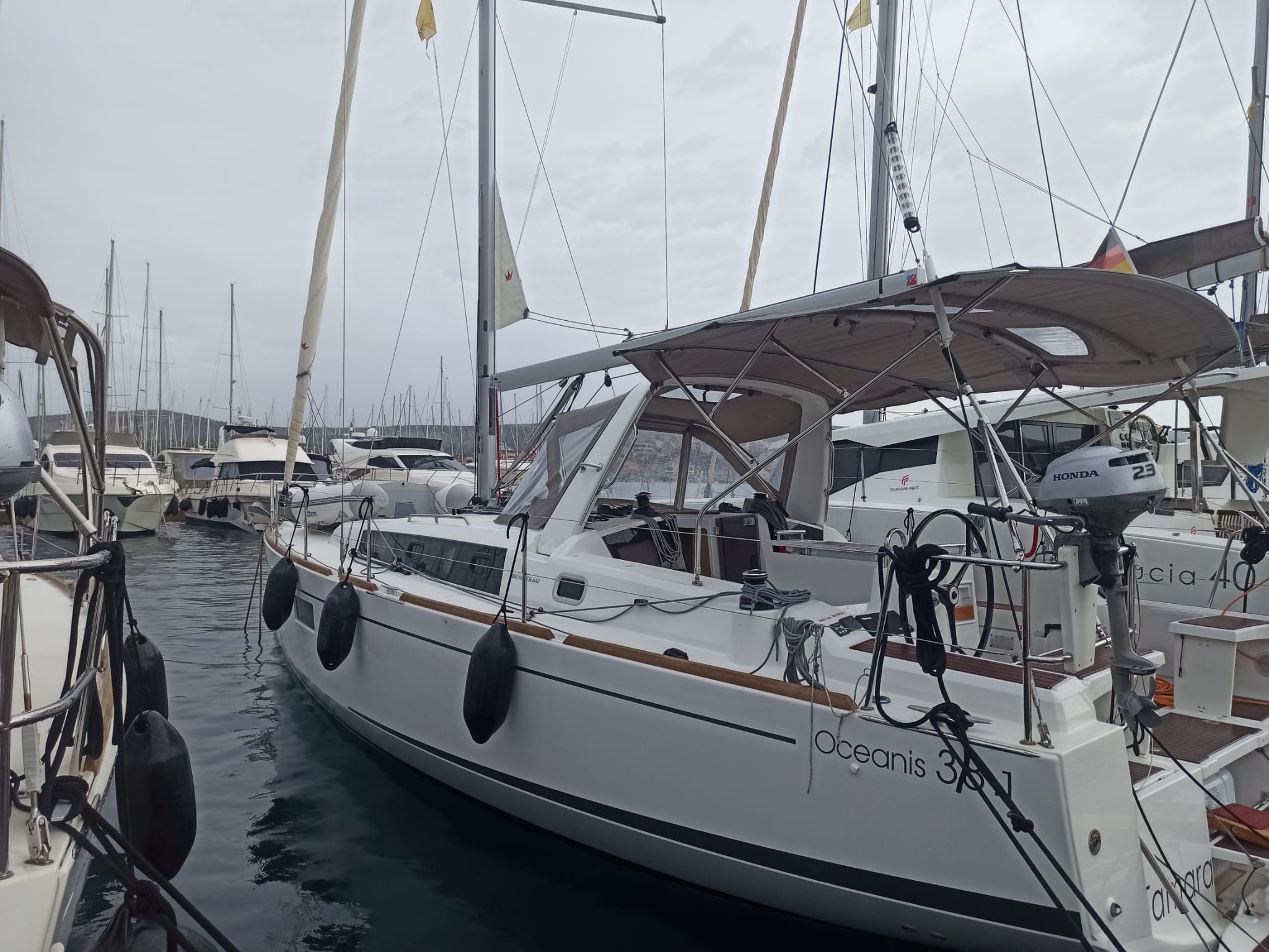 Oceanis 38.1, Tamara | Yacht Charter Croatia