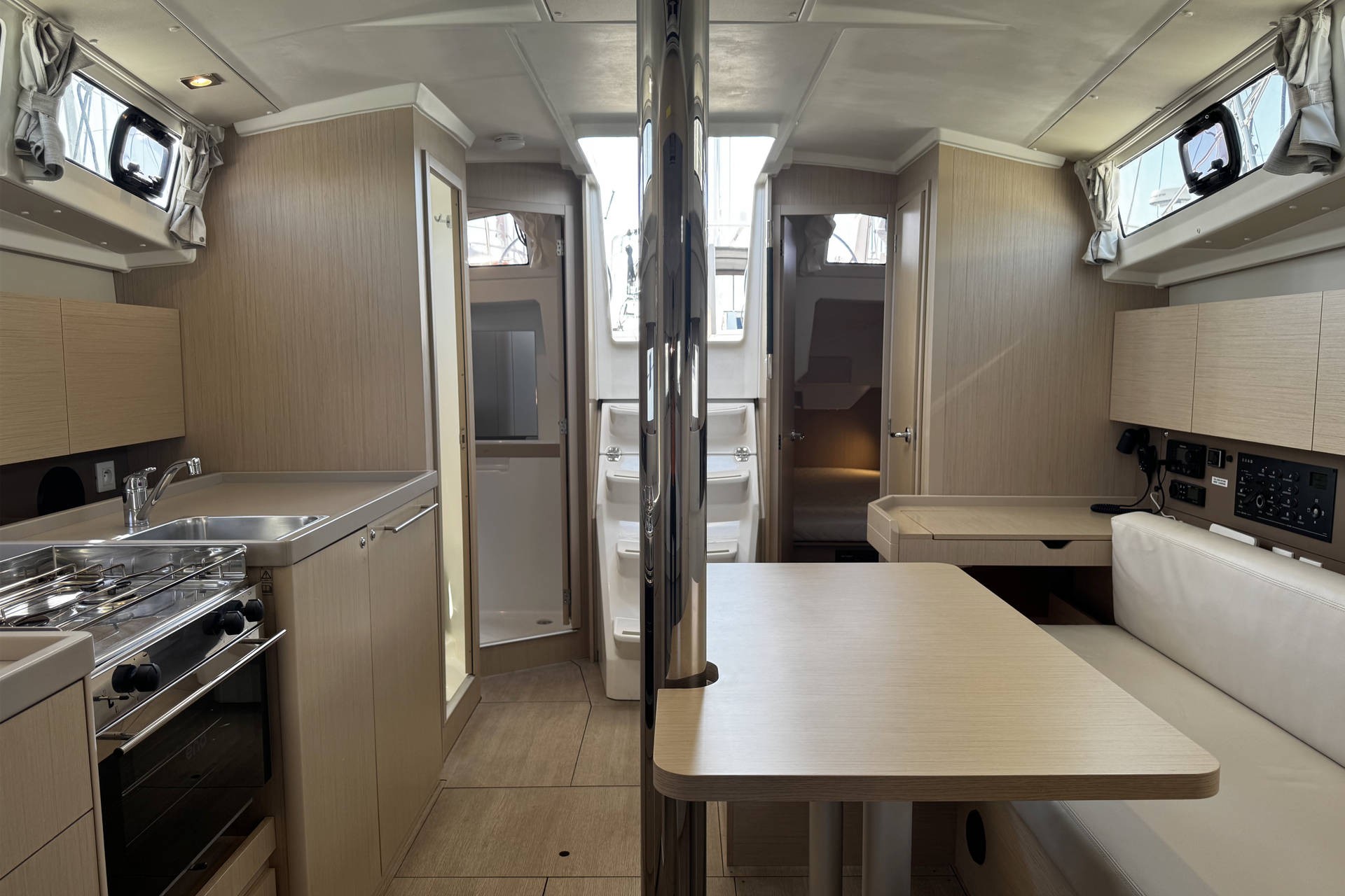 Oceanis 38.1, Tamara | Yacht Charter Croatia