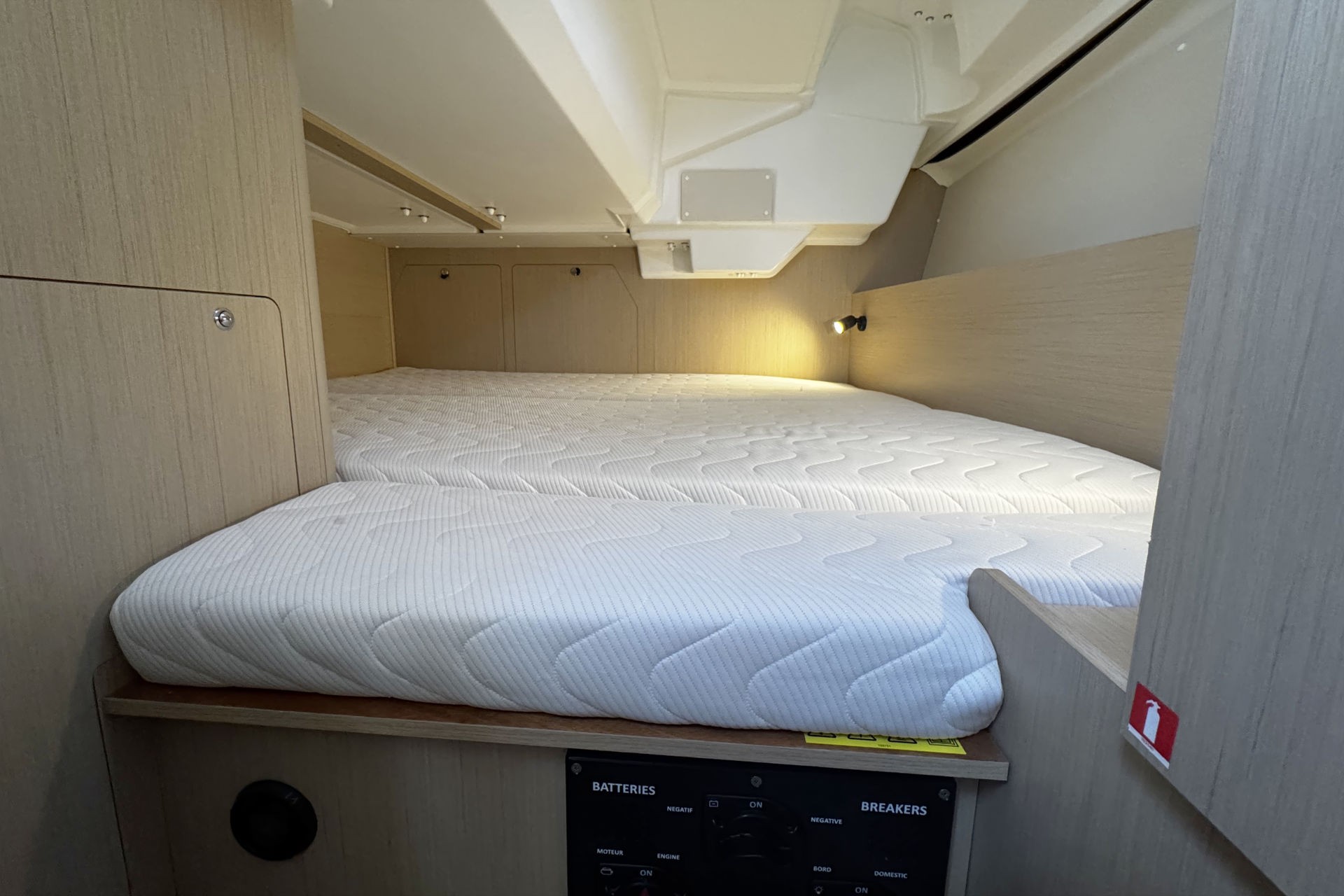 Oceanis 38.1, Tamara | Yacht Charter Croatia