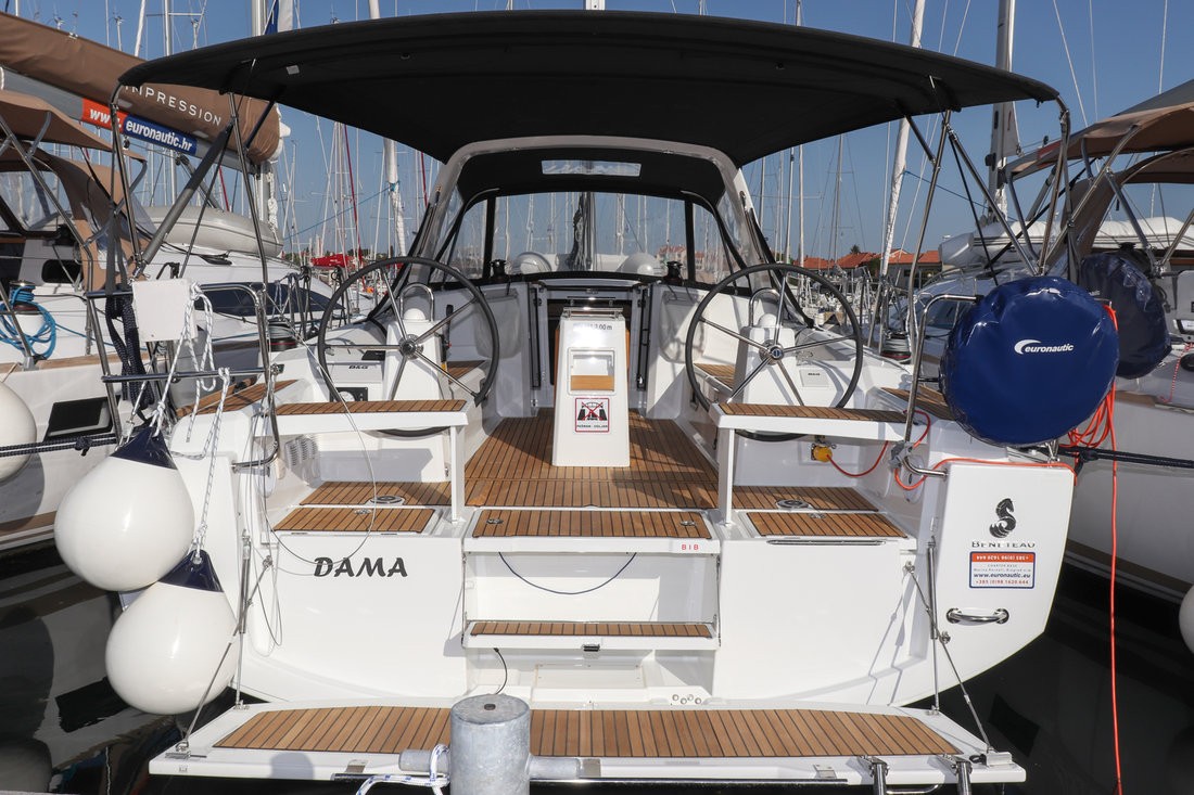 Oceanis 38.1, Dama | Yachtcharter Kroatien