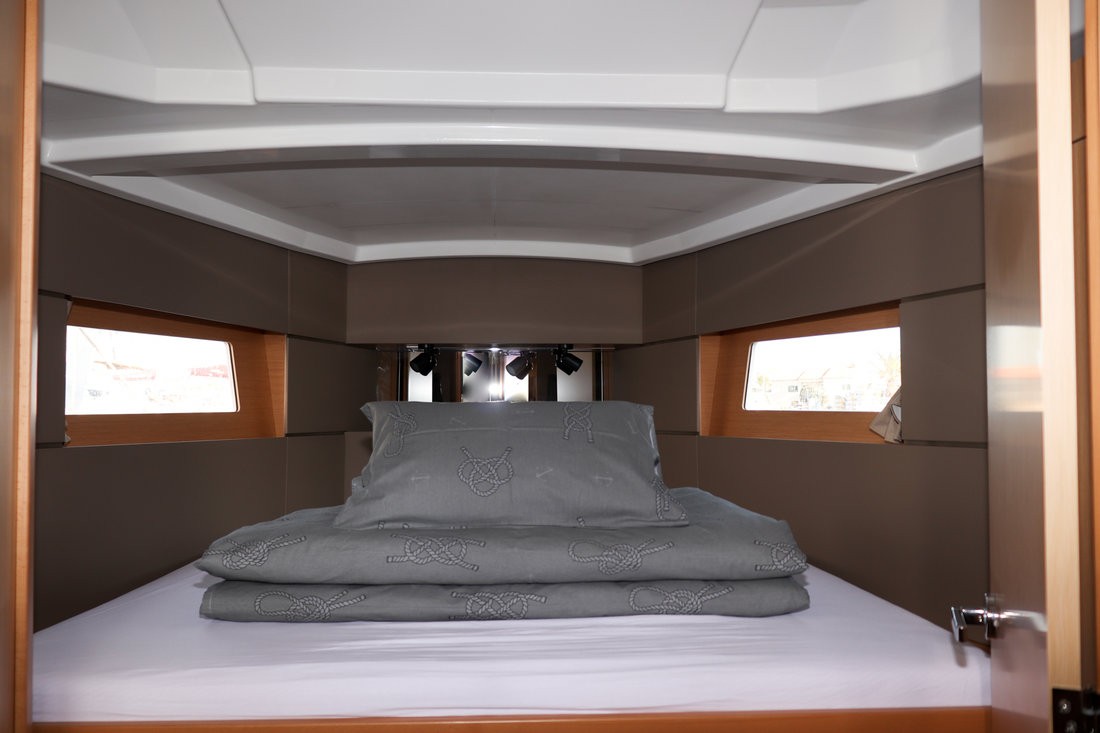 Oceanis 38.1, Dama | Yachtcharter Kroatien