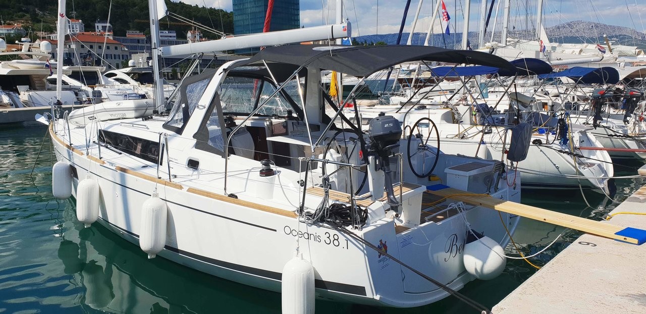 Oceanis 38.1, Bellona | Yacht Charter Croatia