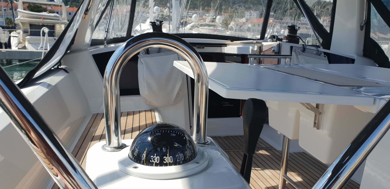 Oceanis 38.1, Bellona | Yacht Charter Croatia
