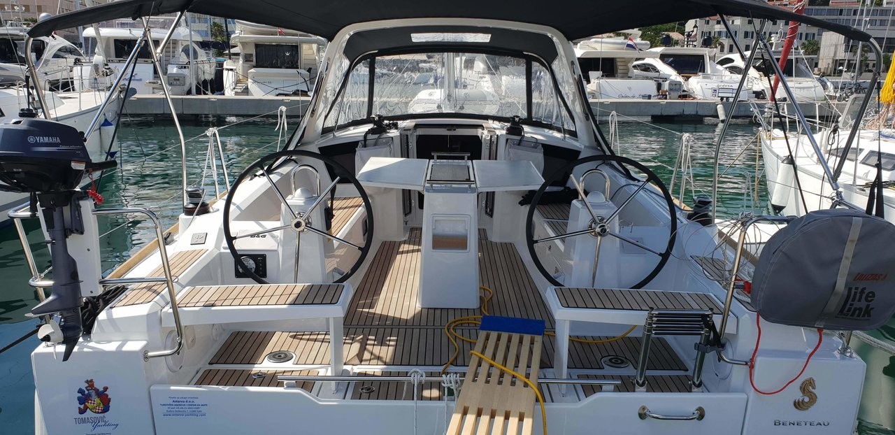 Oceanis 38.1, Bellona | Yacht Charter Croatia