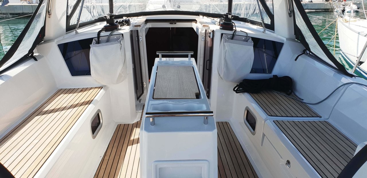 Oceanis 38.1, Bellona | Yacht Charter Croatia