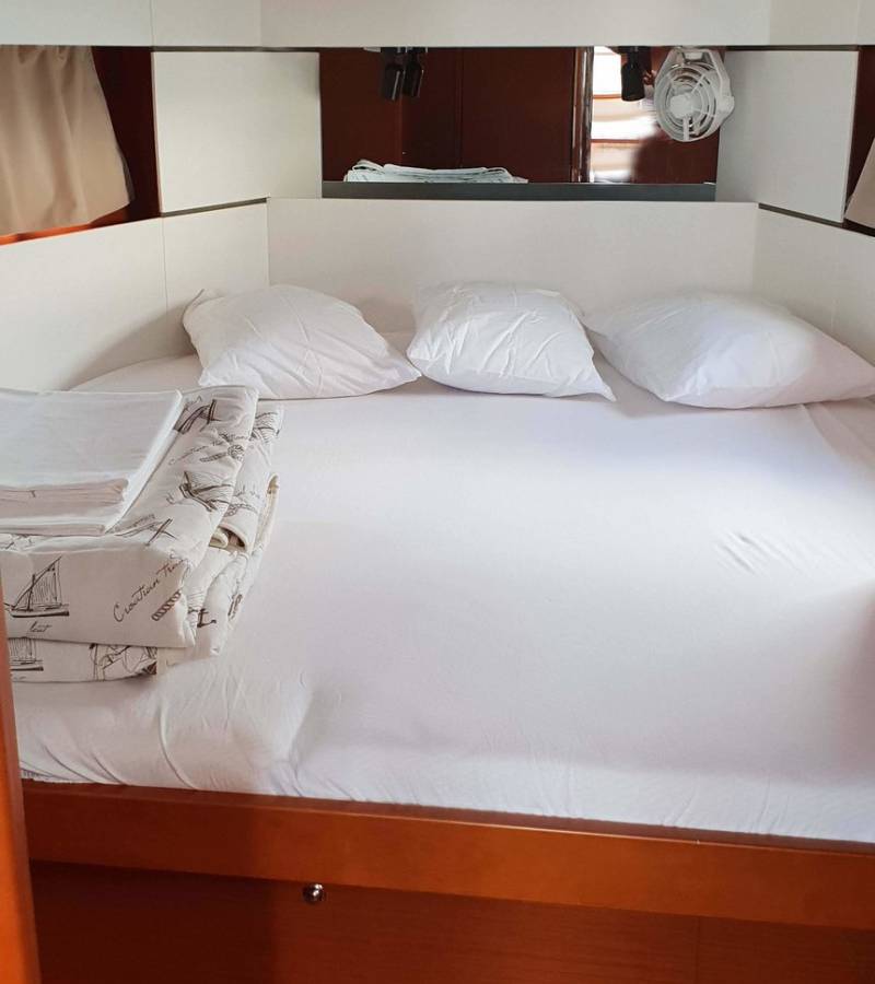 Oceanis 38.1, Bellona | Yacht Charter Croatia