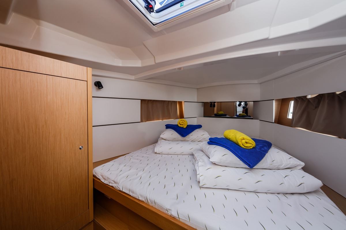 Oceanis 38.1, Pleasure | Yacht Charter Croatia