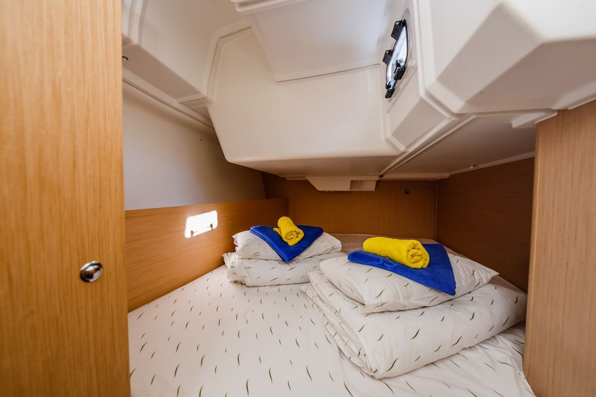 Oceanis 38.1, Pleasure | Yacht Charter Croatia