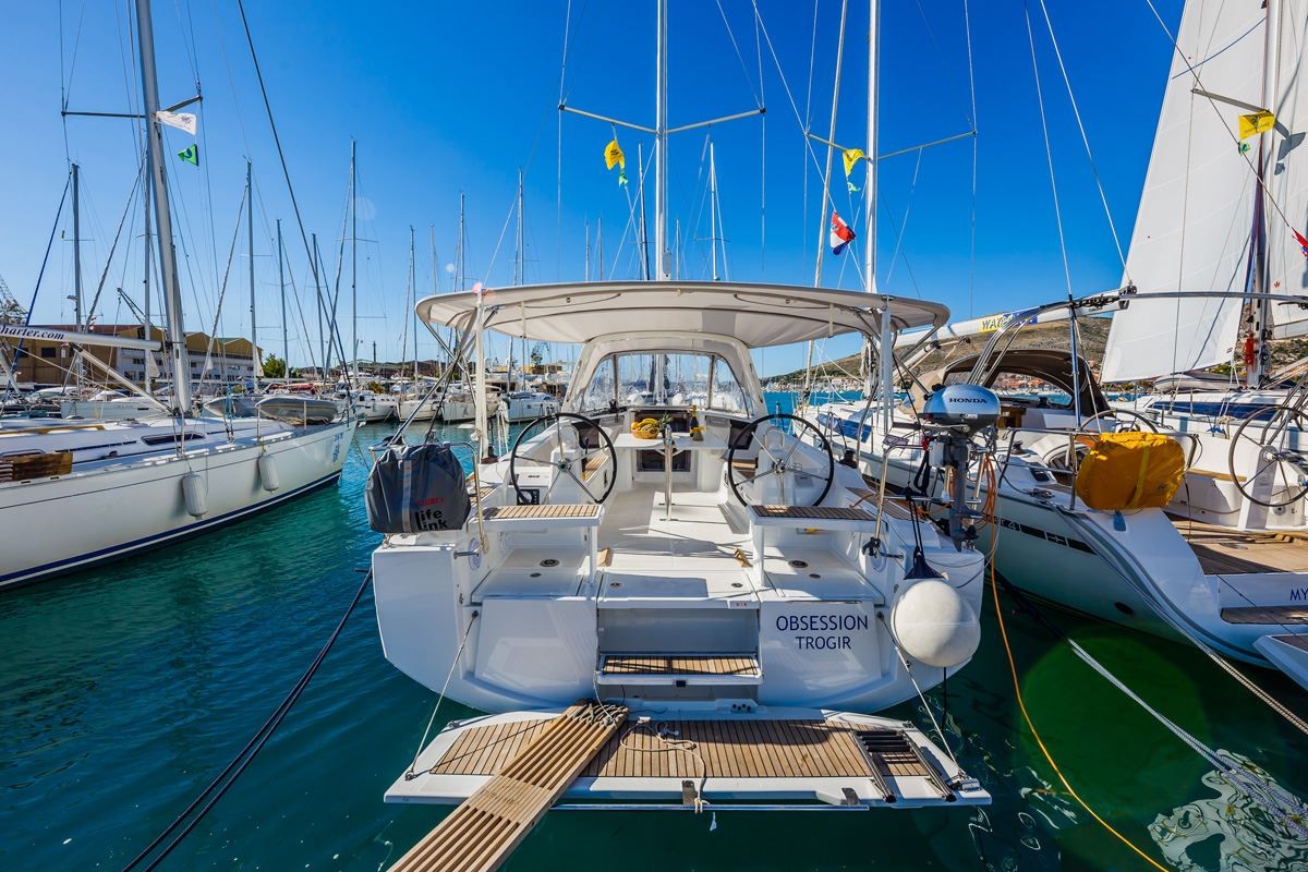 Oceanis 38.1, Obsession | Yacht Charter Croatia