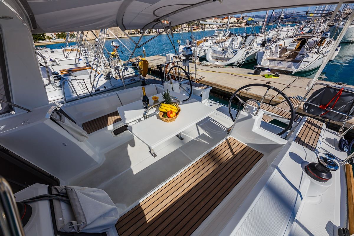 Oceanis 38.1, Obsession | Yacht Charter Croatia