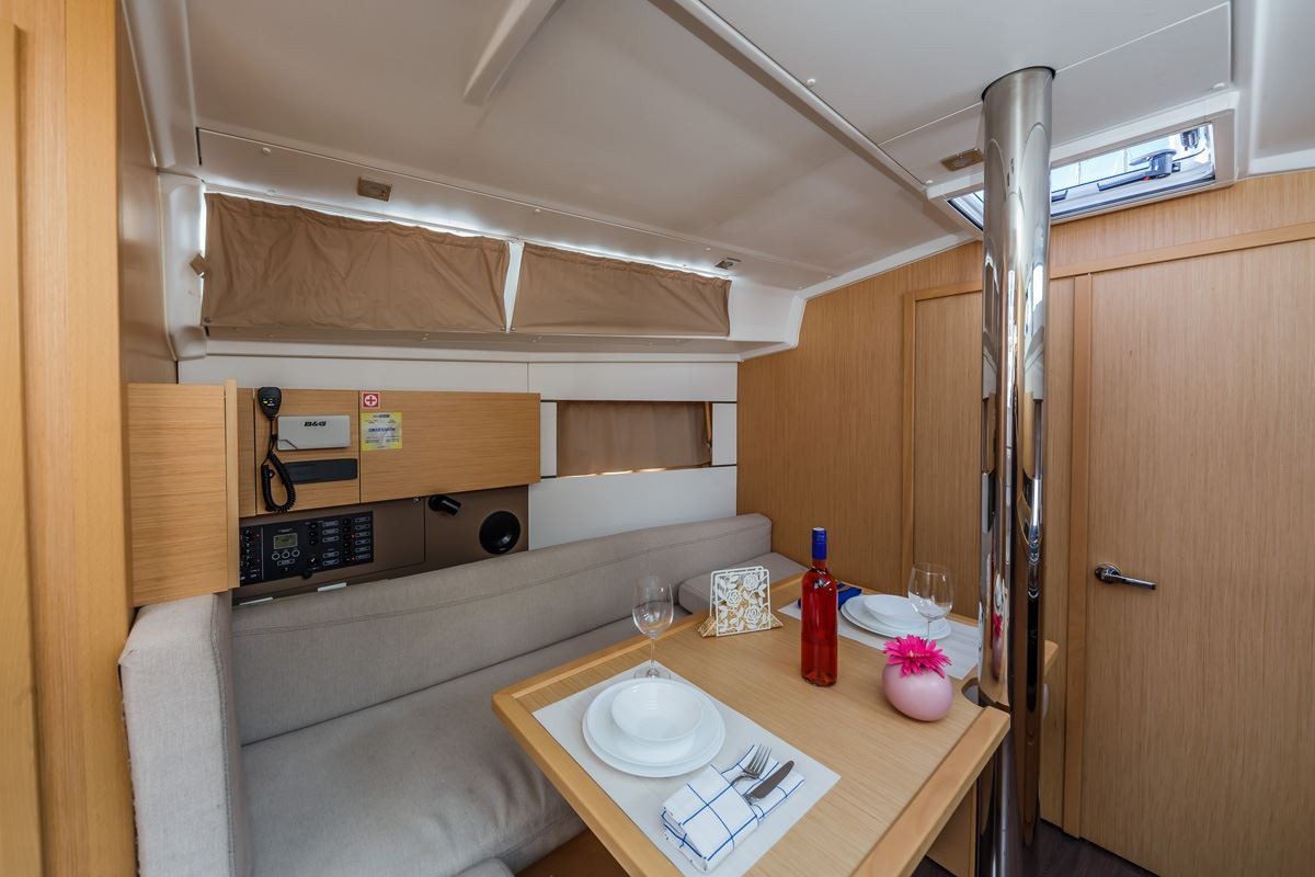 Oceanis 38.1, Obsession | Yacht Charter Croatia