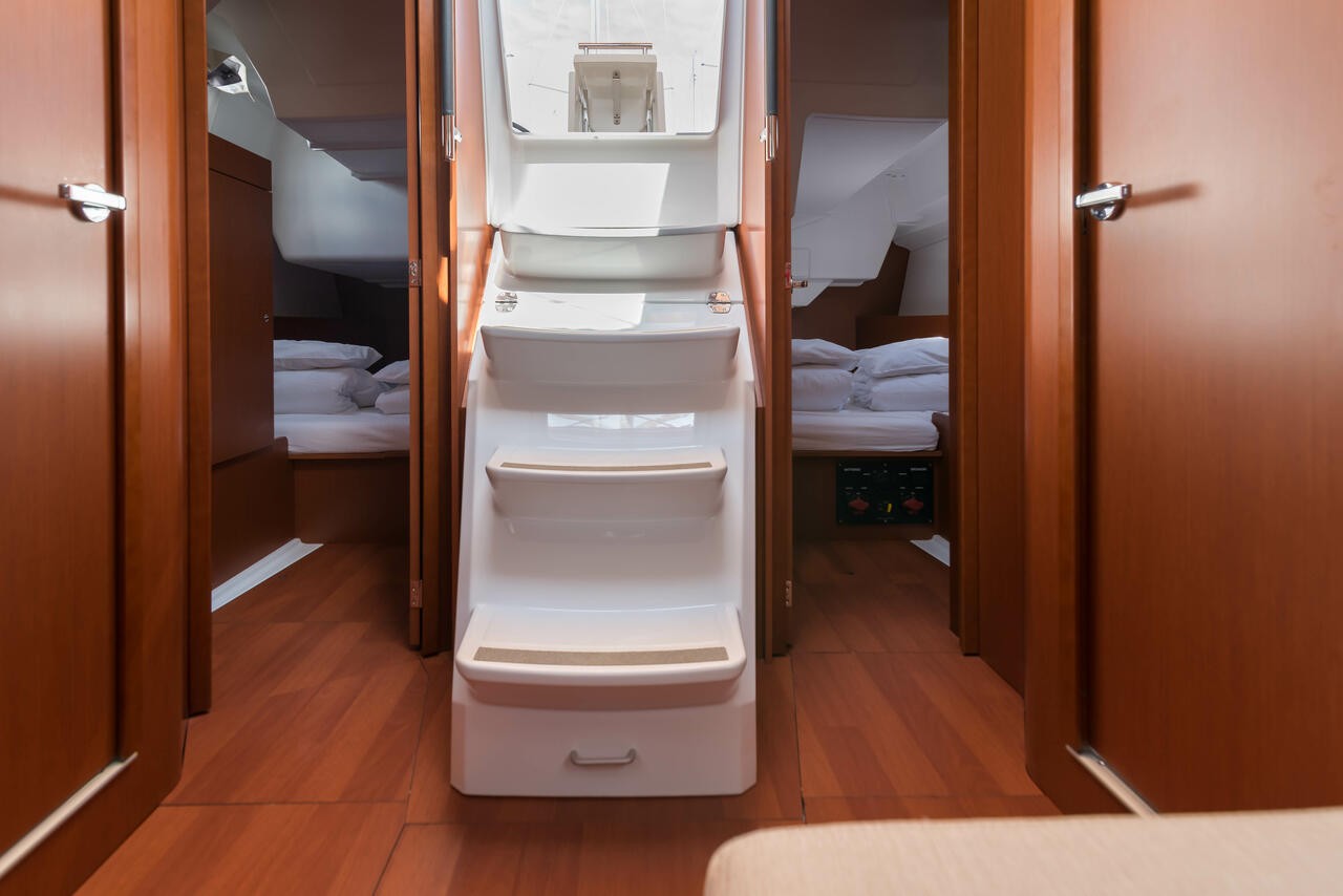 Oceanis 38.1, Hydra | Yacht Charter Croatia