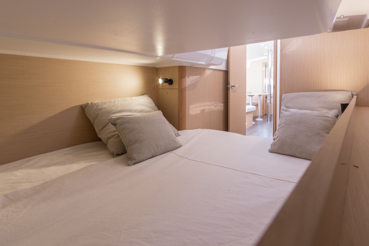 Oceanis 38.1, Cvita | Yacht Charter Croatia
