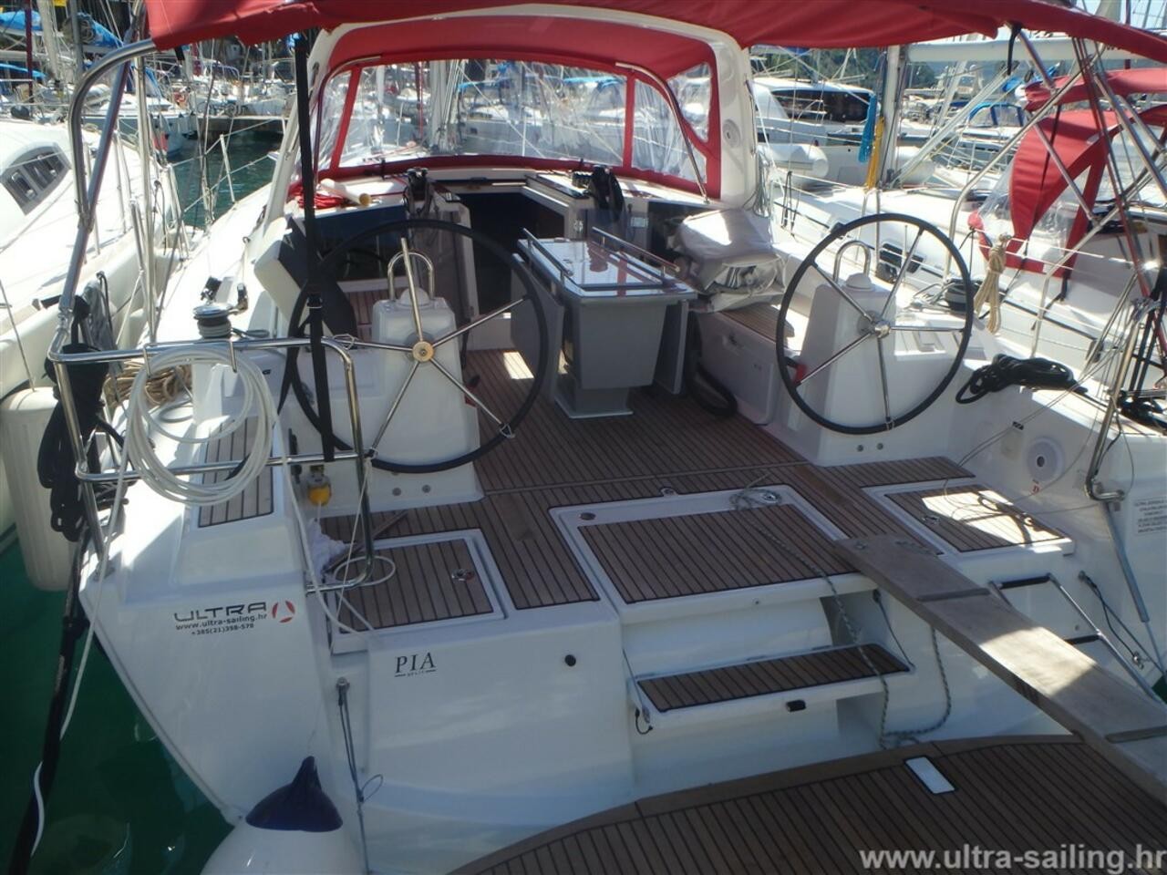 Oceanis 38.1, Luce | Yacht Charter Croatia