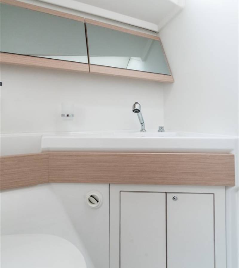 Oceanis 38.1, Majano | Yacht Charter Croatia
