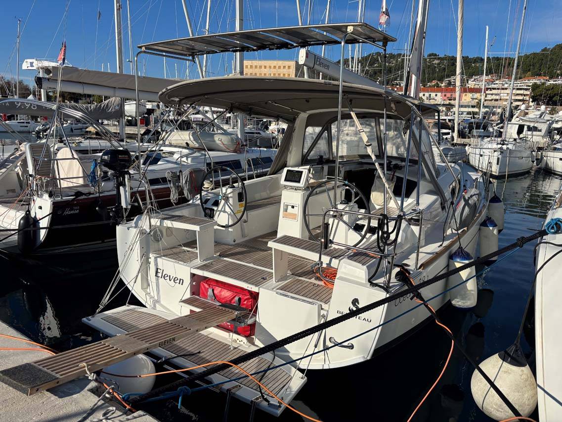 Oceanis 38.1, Eleven | Yacht Charter Croatia