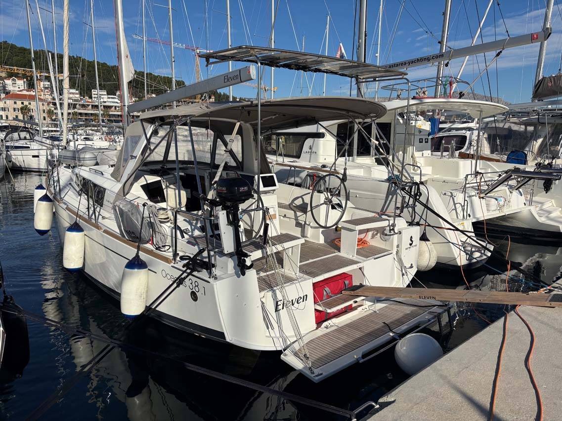 Oceanis 38.1, Eleven | Yacht Charter Croatia