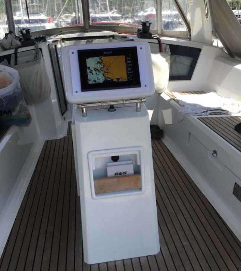 Oceanis 38.1, Eleven | Yacht Charter Croatia