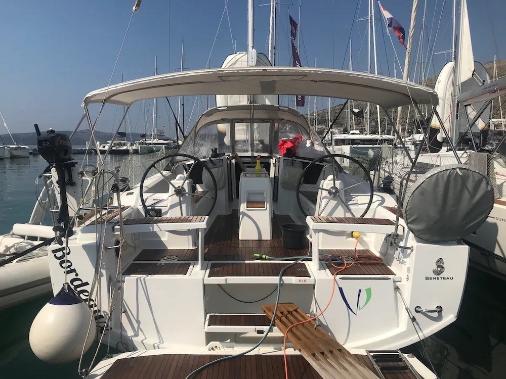 Oceanis 38.1, Bordeaux | Yacht Charter Croatia