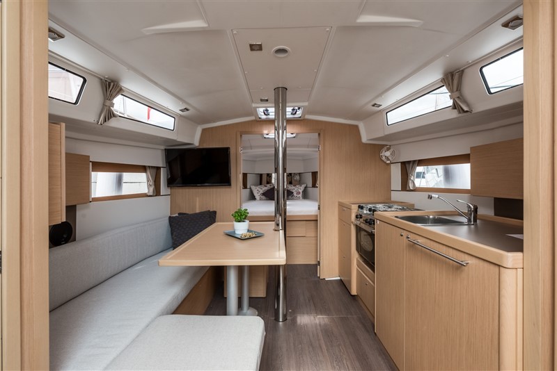 Oceanis 38.1, Majano | Yacht Charter Croatia