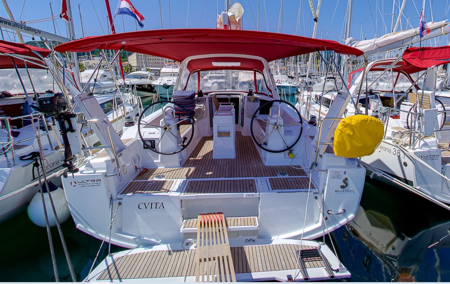 Oceanis 38.1, Cvita | Yacht Charter Croatia