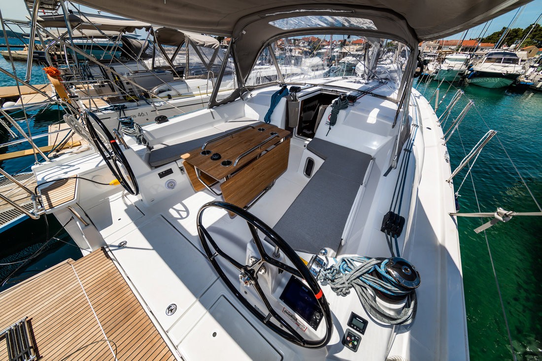 Oceanis 40.1, Poseidon | Yacht Charter Croatia
