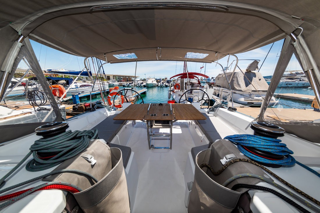 Oceanis 40.1, Poseidon | Yacht Charter Croatia