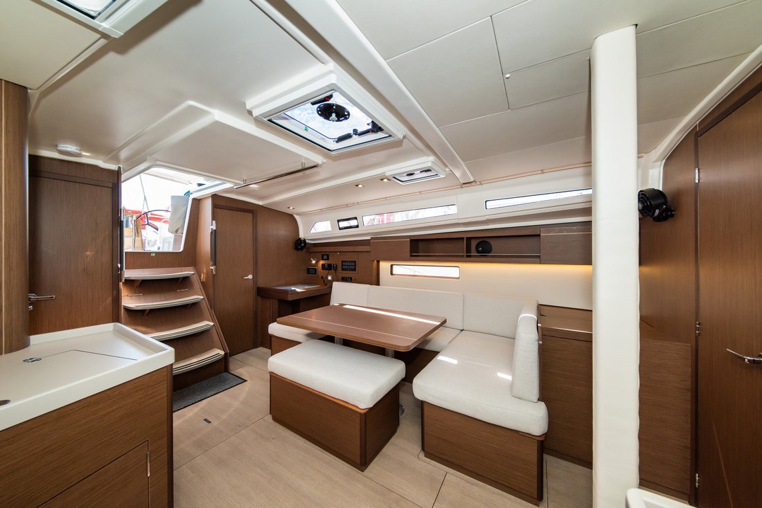 Oceanis 40.1, Poseidon | Yacht Charter Croatia