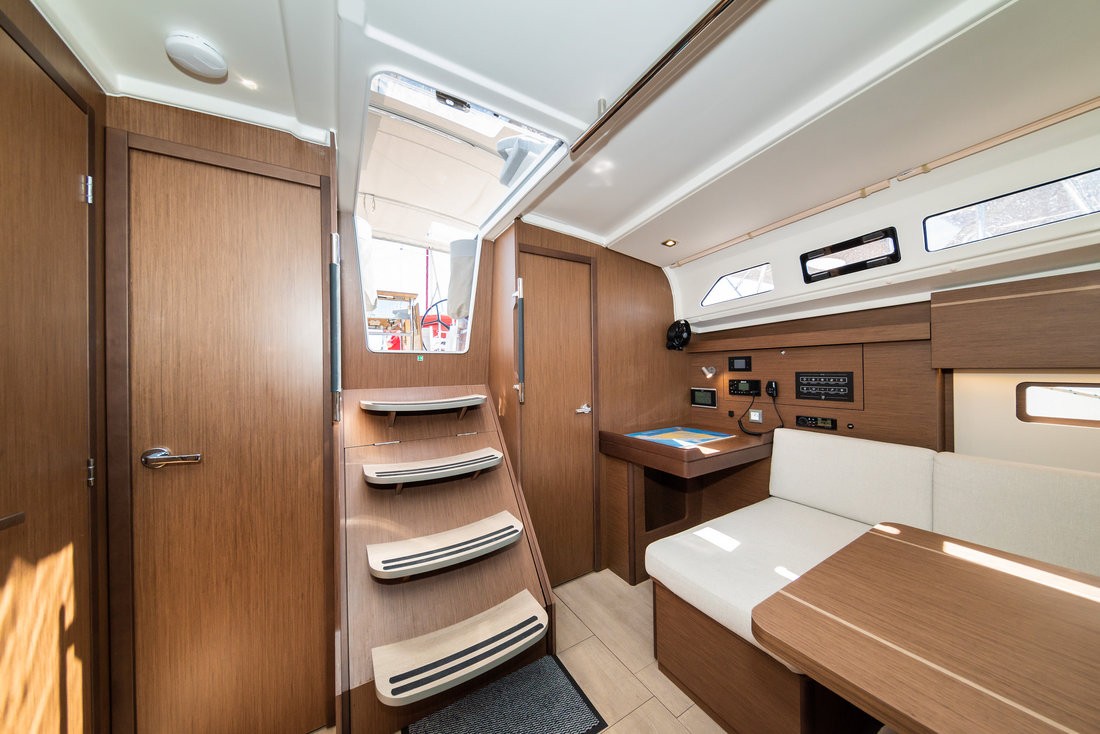 Oceanis 40.1, Poseidon | Yacht Charter Croatia