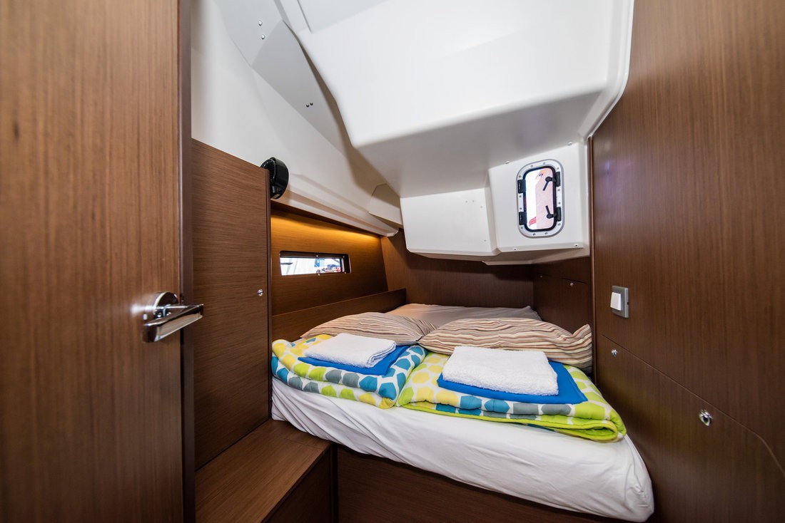 Oceanis 40.1, Poseidon | Yacht Charter Croatia