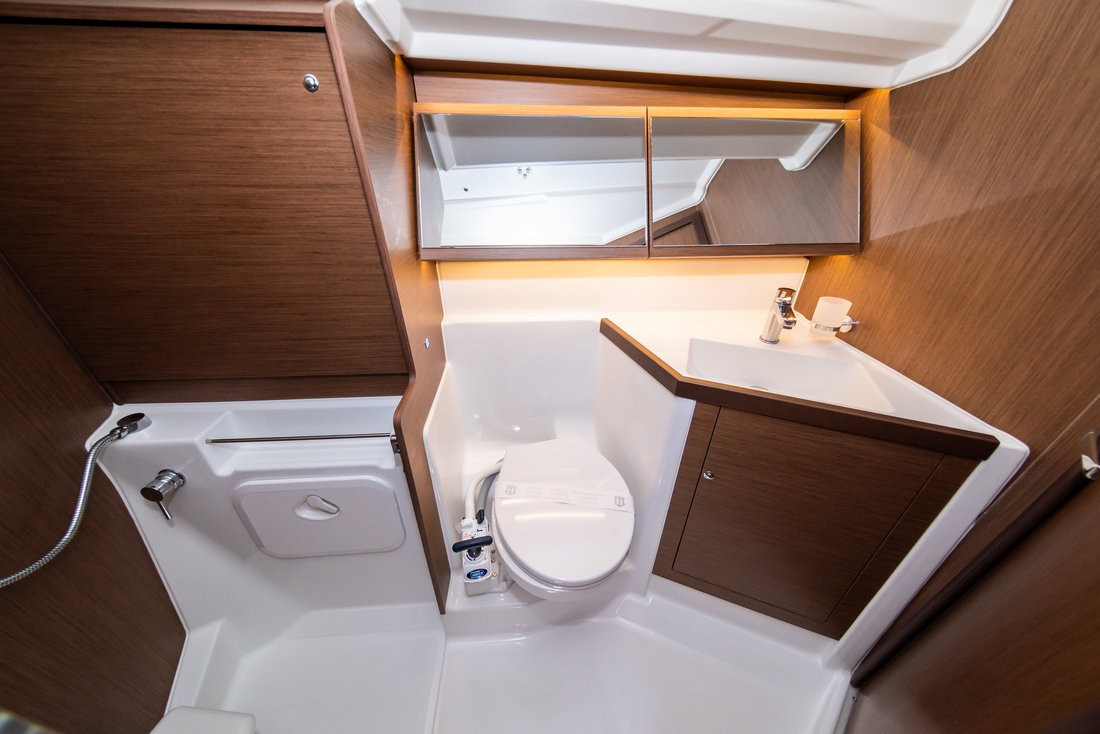 Oceanis 40.1, Poseidon | Yacht Charter Croatia