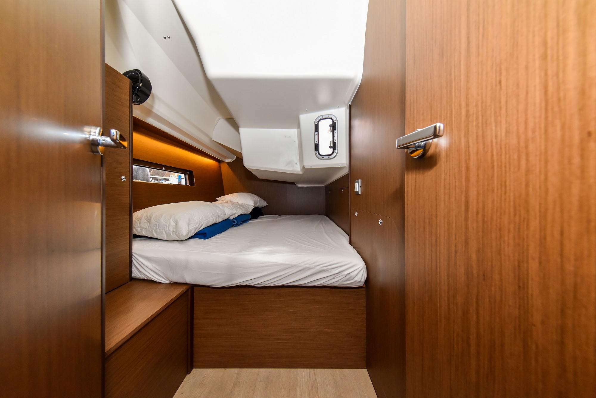 Oceanis 40.1, Eylin | Yacht Charter Croatia