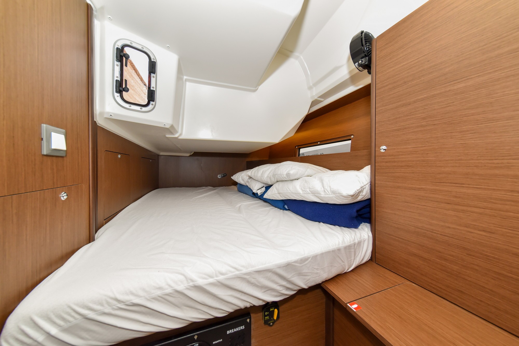 Oceanis 40.1, Eylin | Yacht Charter Croatia