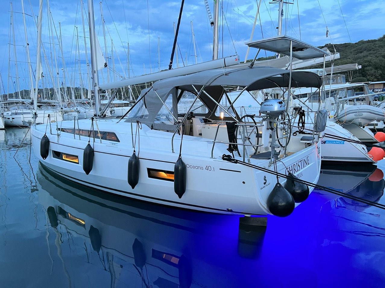 Oceanis 40.1, Christine | Yacht Charter Croatia
