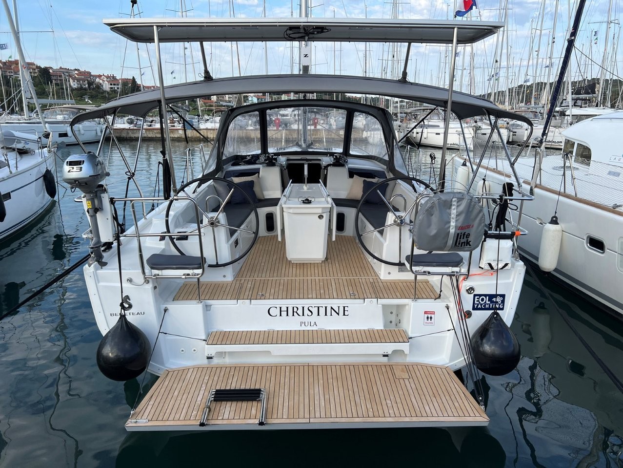 Oceanis 40.1, Christine | Yacht Charter Croatia