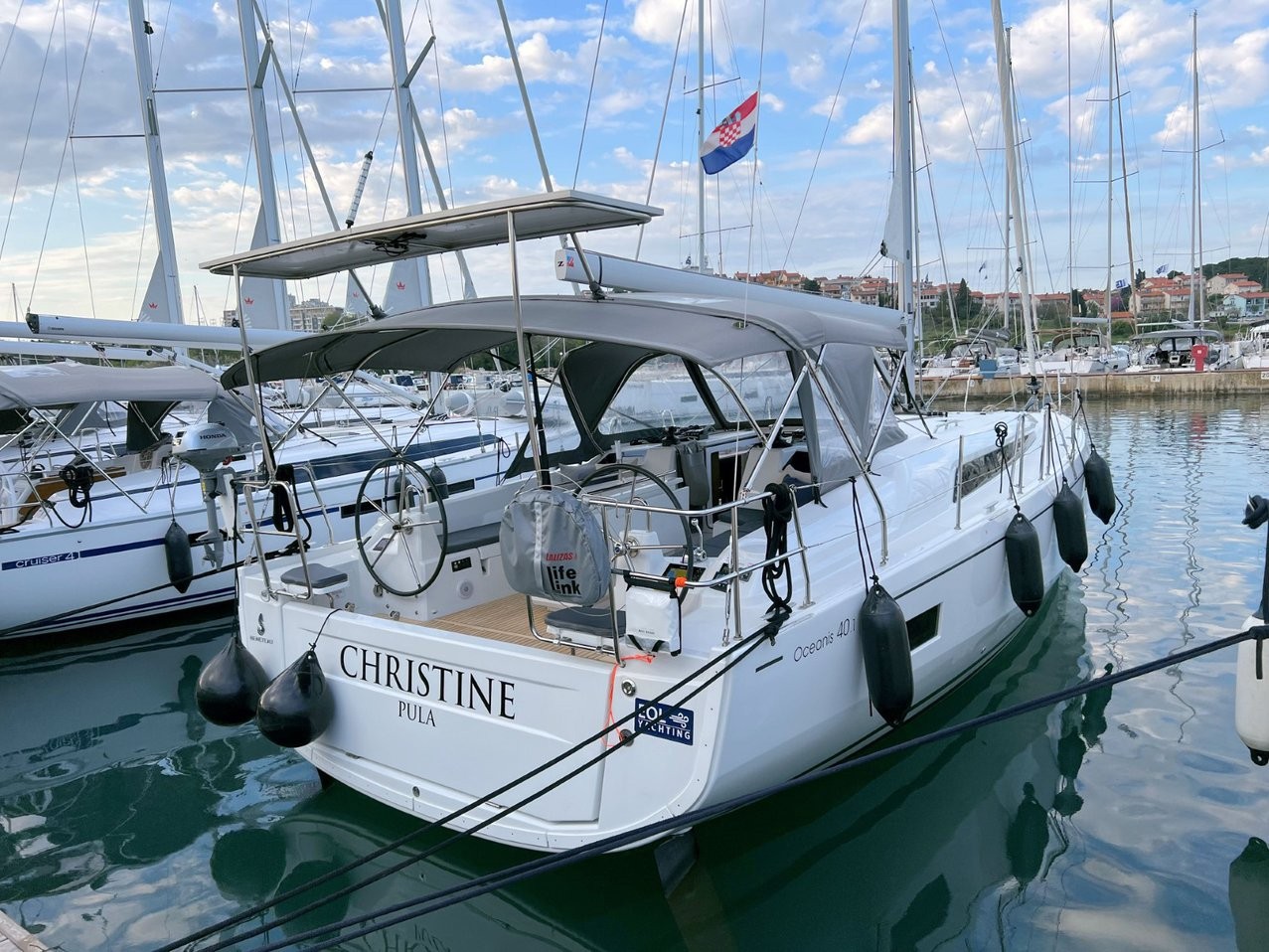 Oceanis 40.1, Christine | Yacht Charter Croatia